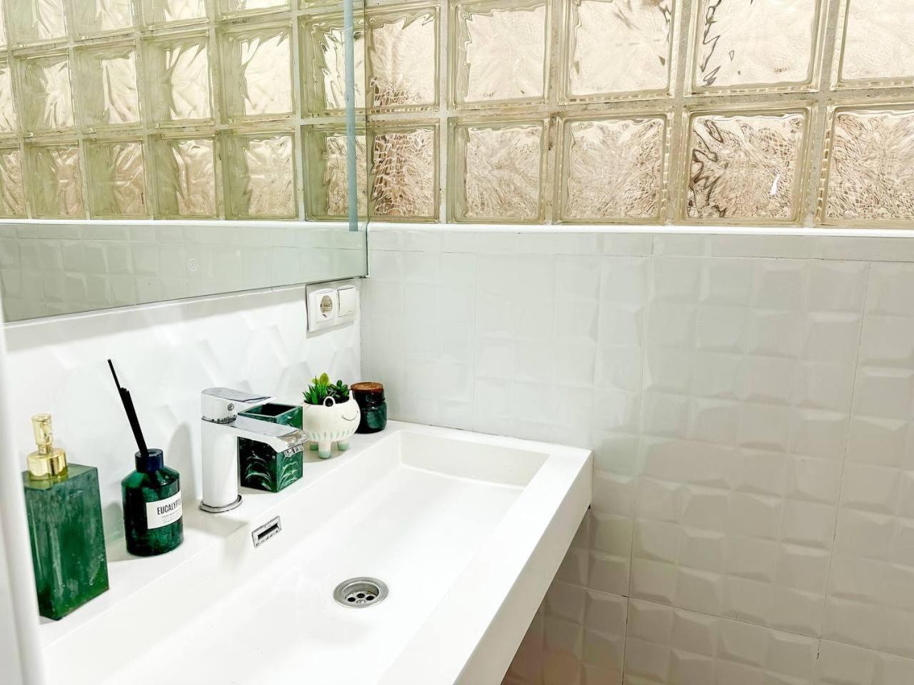 말라가 10 Min To Beach Cosy Flat 아파트 외부 사진